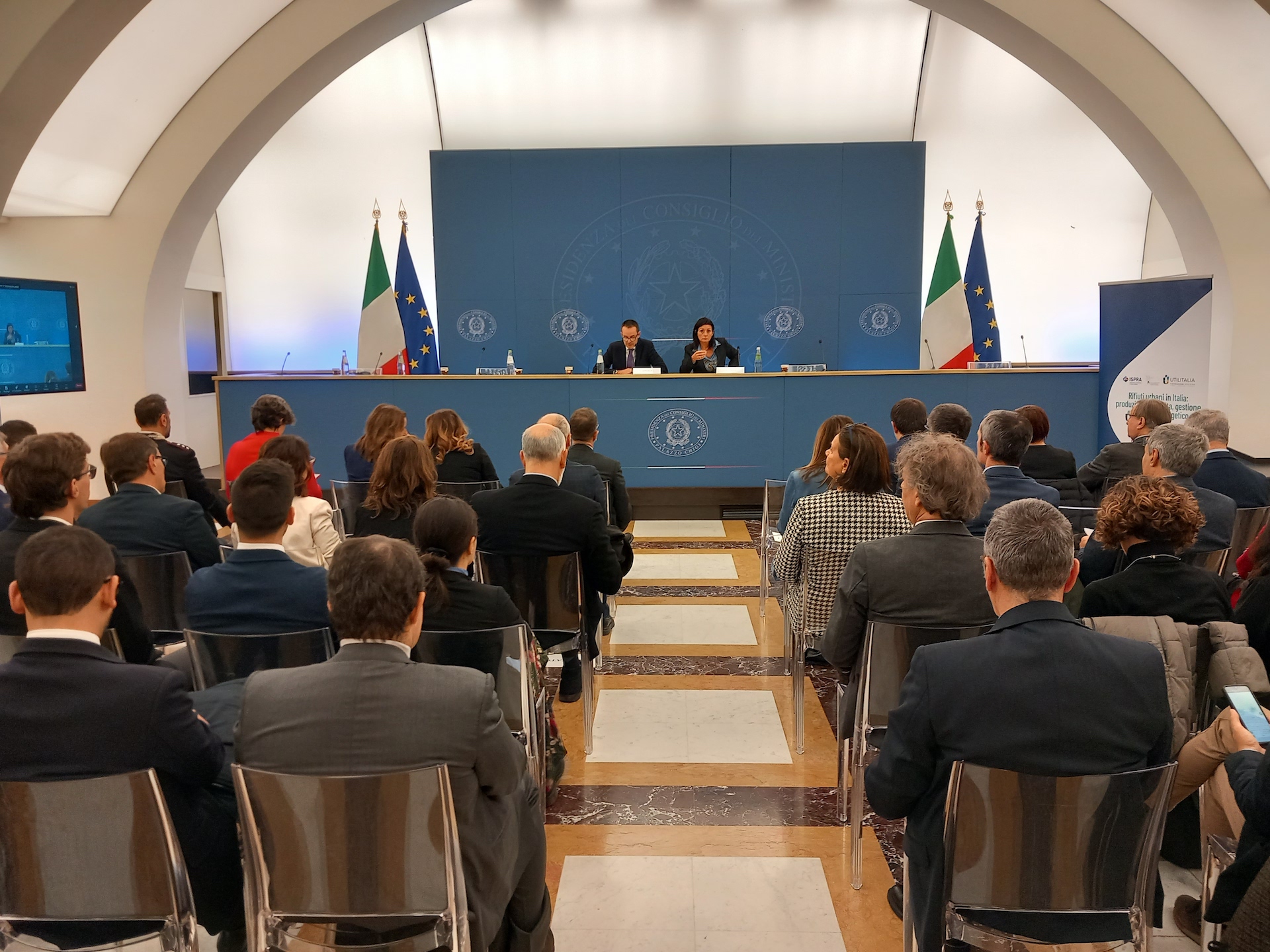 Rapporto Utilitalia-Ispra 2023: Energia da Rifiuti e Sfide Ambientali in Italia. 188 impianti hanno prodotto energia sufficiente a soddisfare il fabbisogno di 2,6 milioni di famiglie.