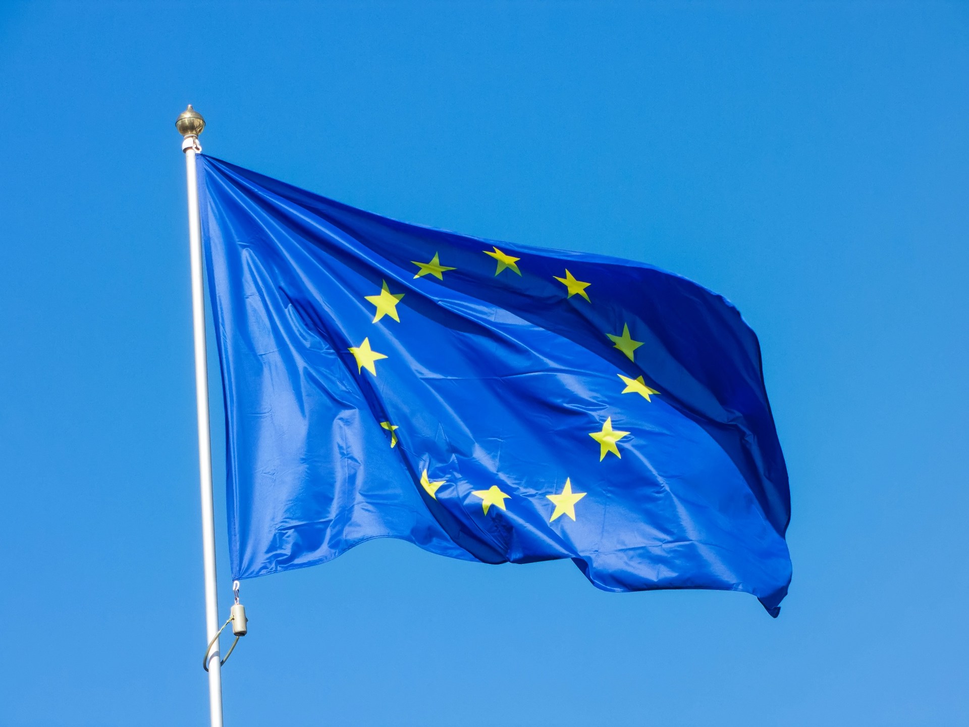 Imballaggi, qualità dell’aria e due diligence: le nuove norme approvate dal Parlamento europeo