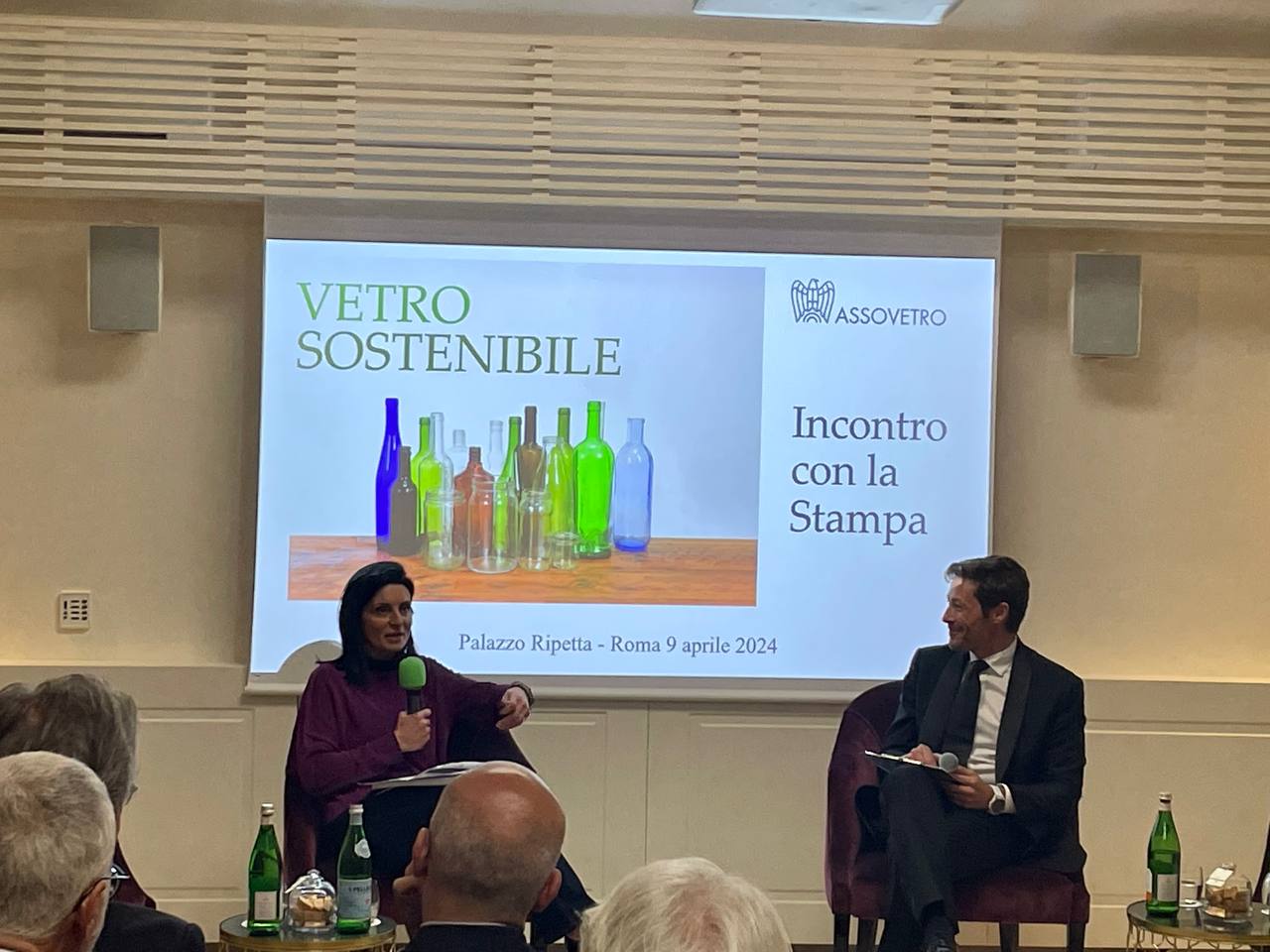 Tecnologia e riciclo per ridurre le emissioni dell’industria del vetro