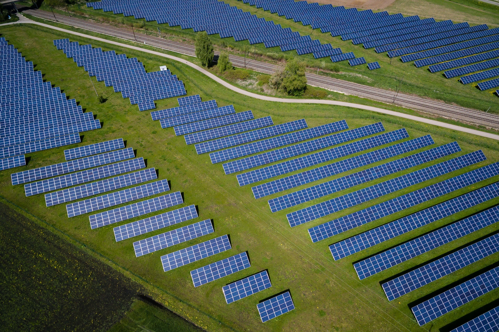 Fer, cresce il fotovoltaico altalenante il mercato degli storage