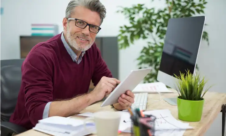 SENIOR ACCOUNTANT